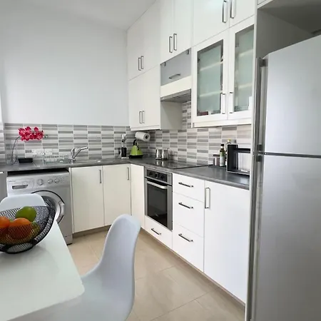 Apartment Hills 2bdr Seaside Makenzy
